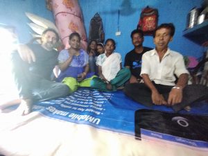 Nella stanza affittata alla famiglia di Lakshmi a Baruipur, 45 minuti di treno fuori Calcutta
