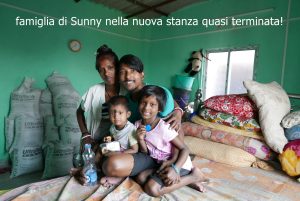 famiglia di Sunny nella nuova stanza acquistata
